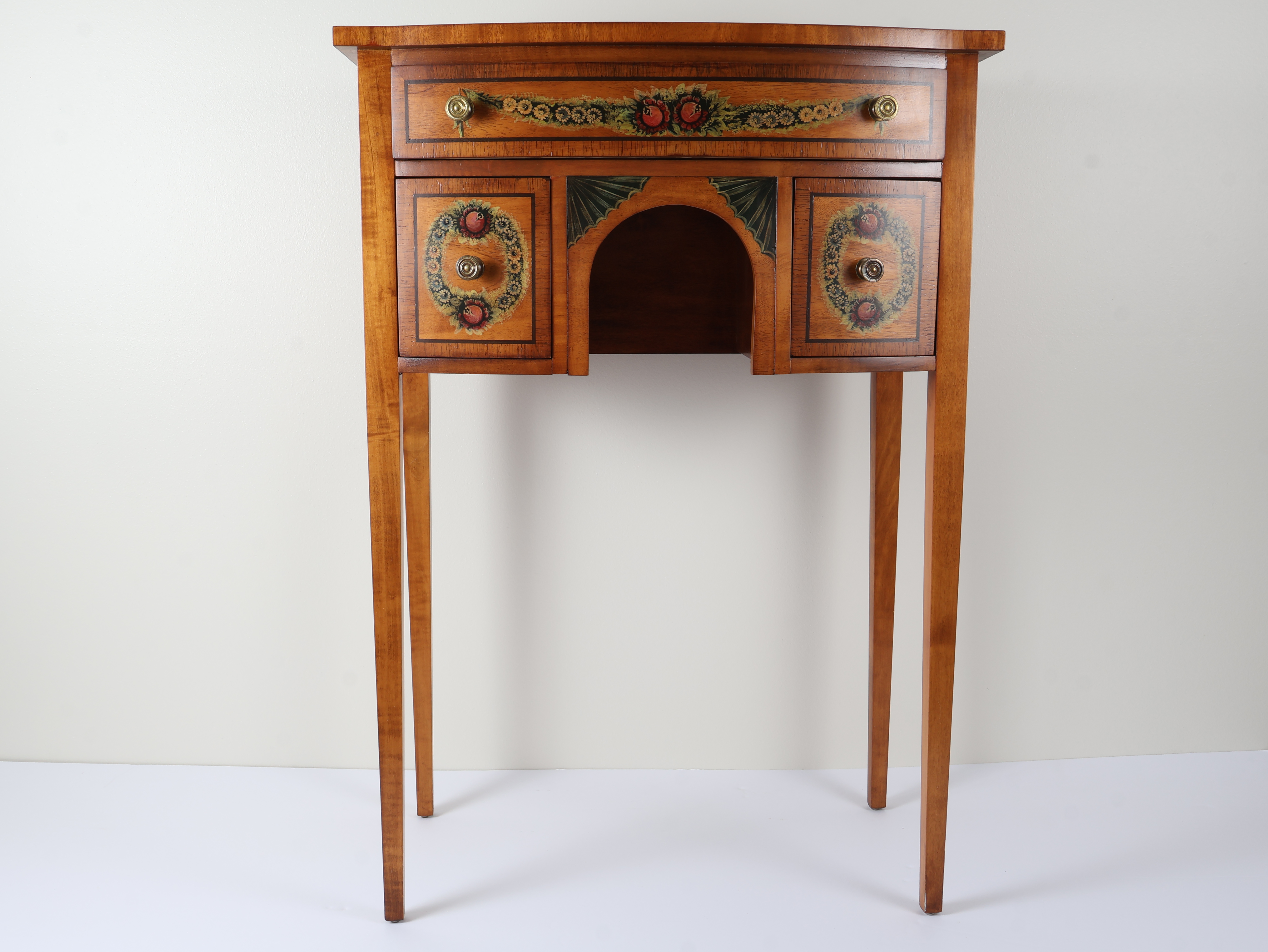 Wellington Hall Reproduction Federal Style Painted Bow-Front Dressing Table
