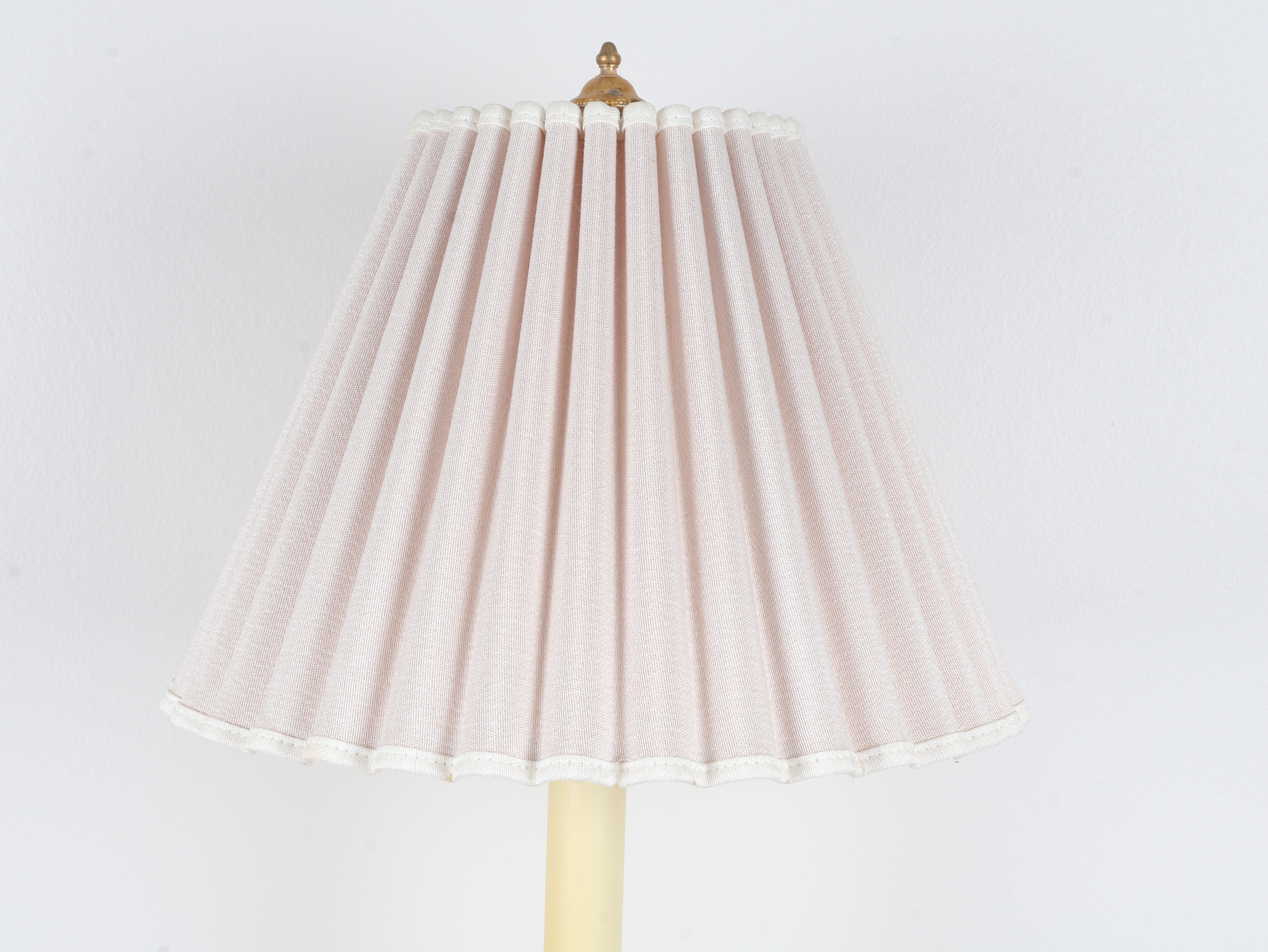 Ornate White Glazed Ceramic Table Lamp with Gilded Base