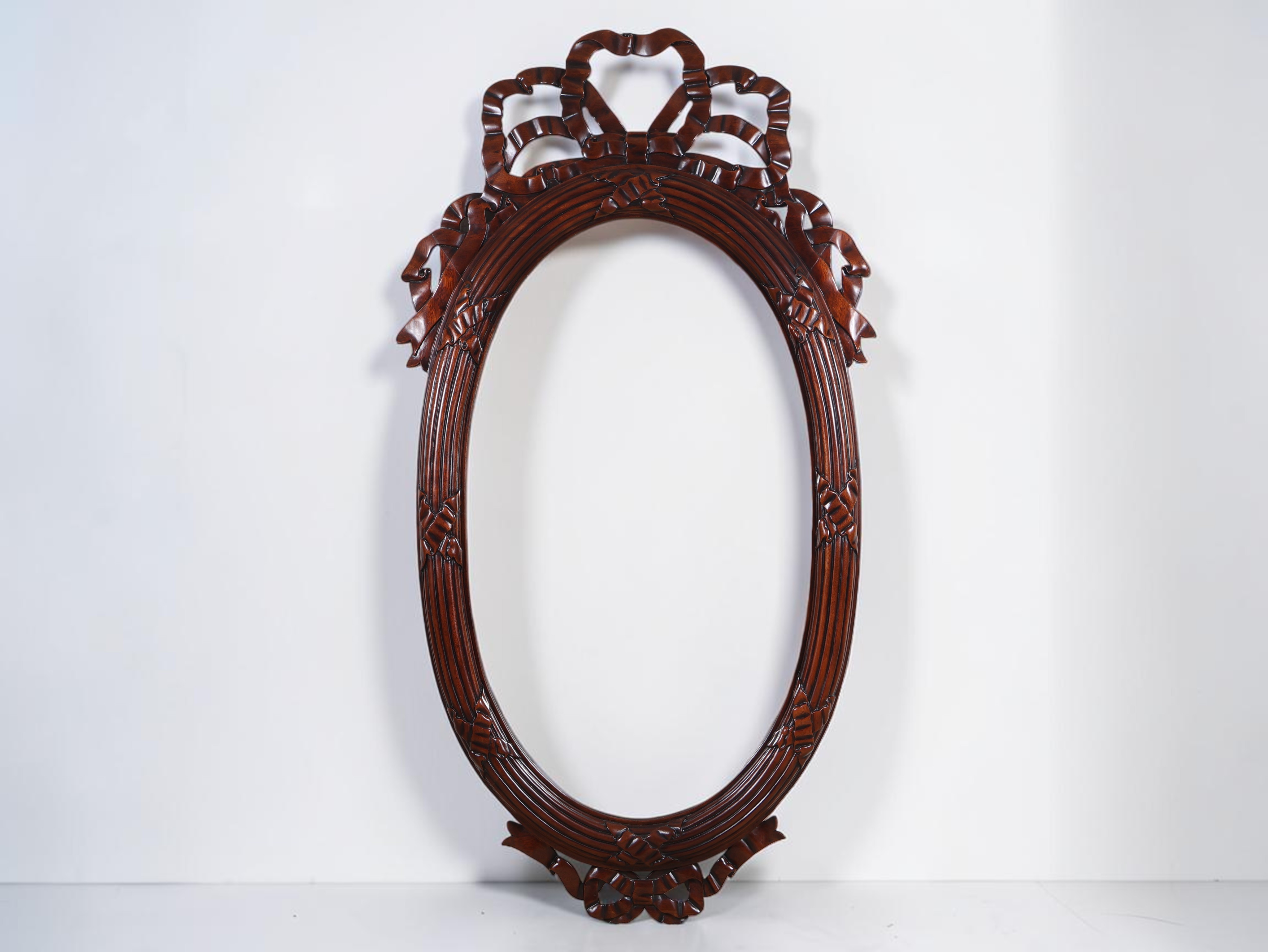 LaBarge Chippendale Style Carved Ribbon and Bow Motif Oval Wall Mirror