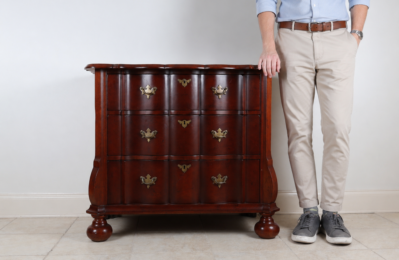 Mahogany Dutch Baroque Style Three Drawer Bombe Bachelor Chest