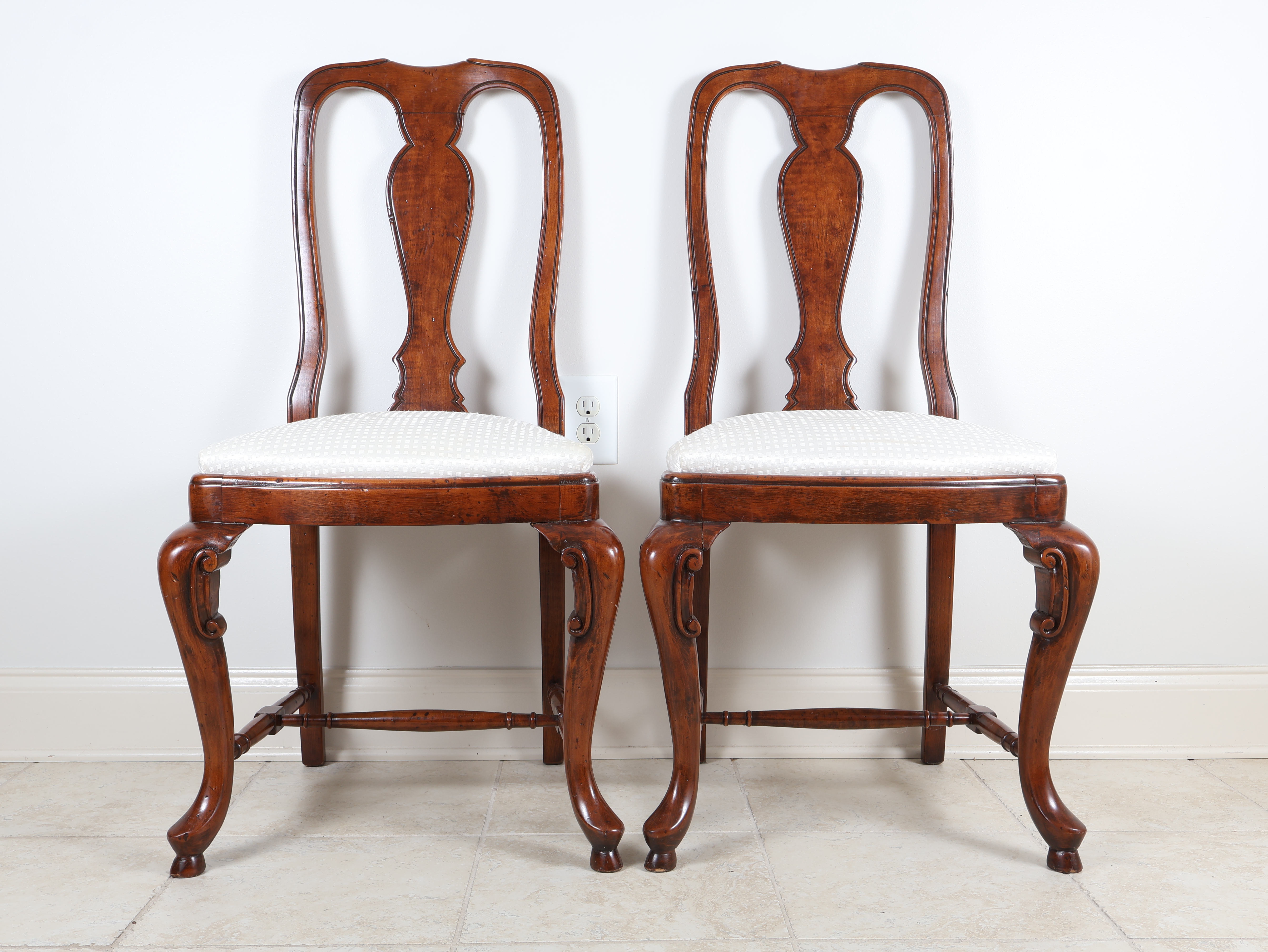 A Pair of Mahogany Queen Anne Style Side Chairs with Shell-Carved Knees