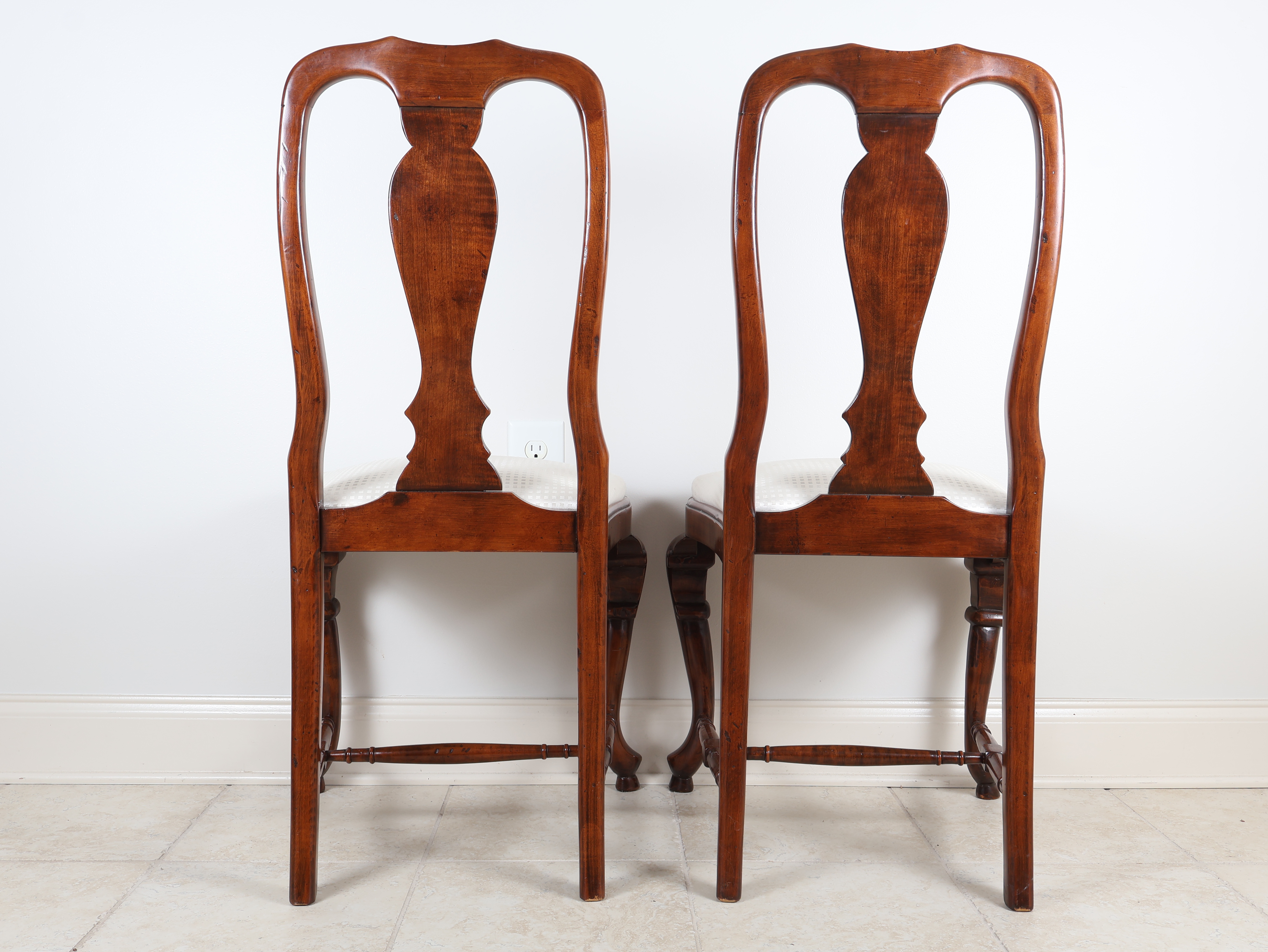 A Pair of Mahogany Queen Anne Style Side Chairs with Shell-Carved Knees