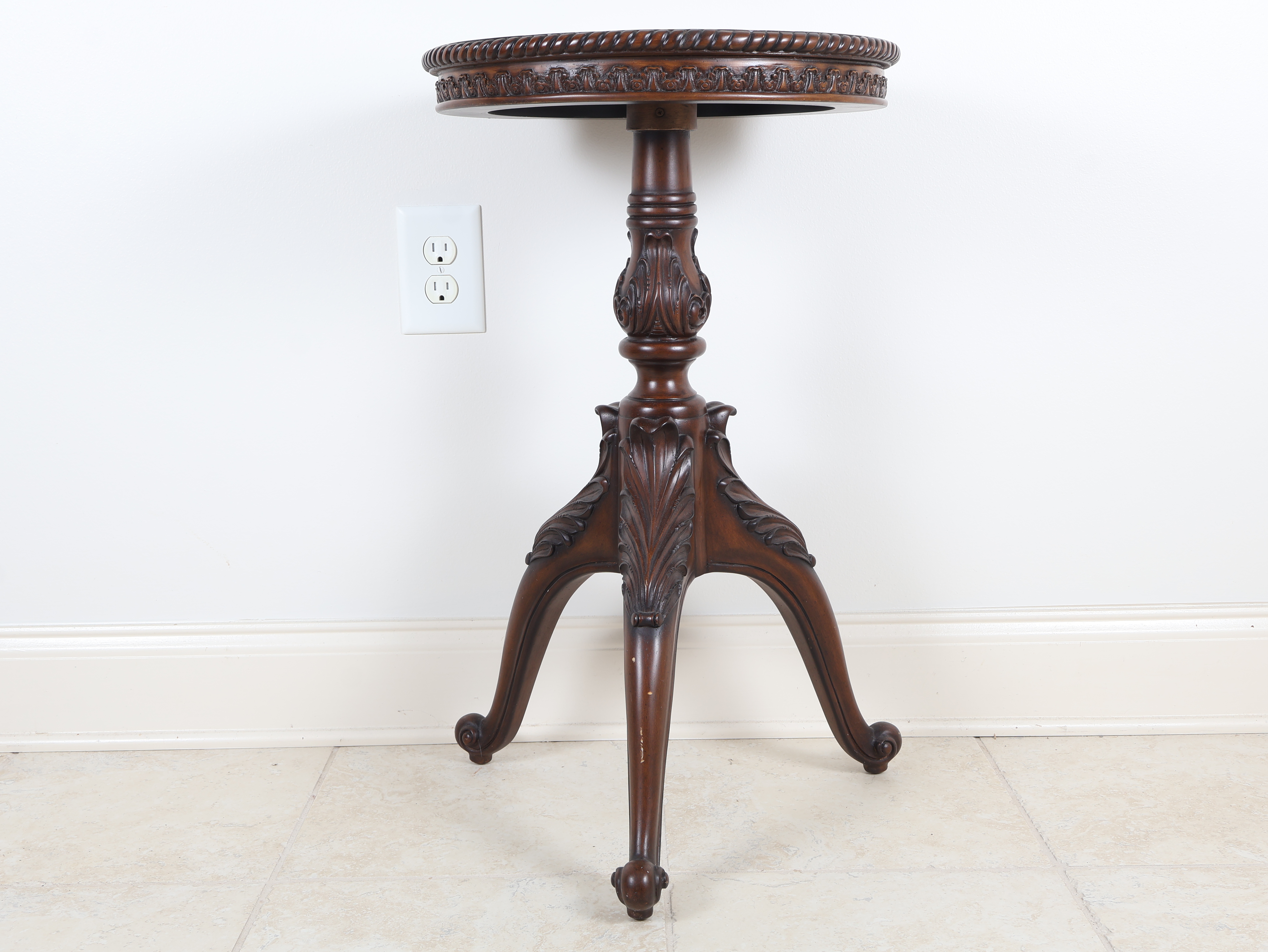 Chippendale Style Mahogany Tripod Pedestal Side Table