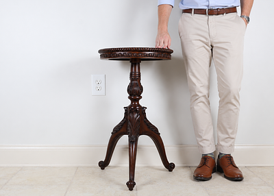 Chippendale Style Mahogany Tripod Pedestal Side Table. A small round occasional table 