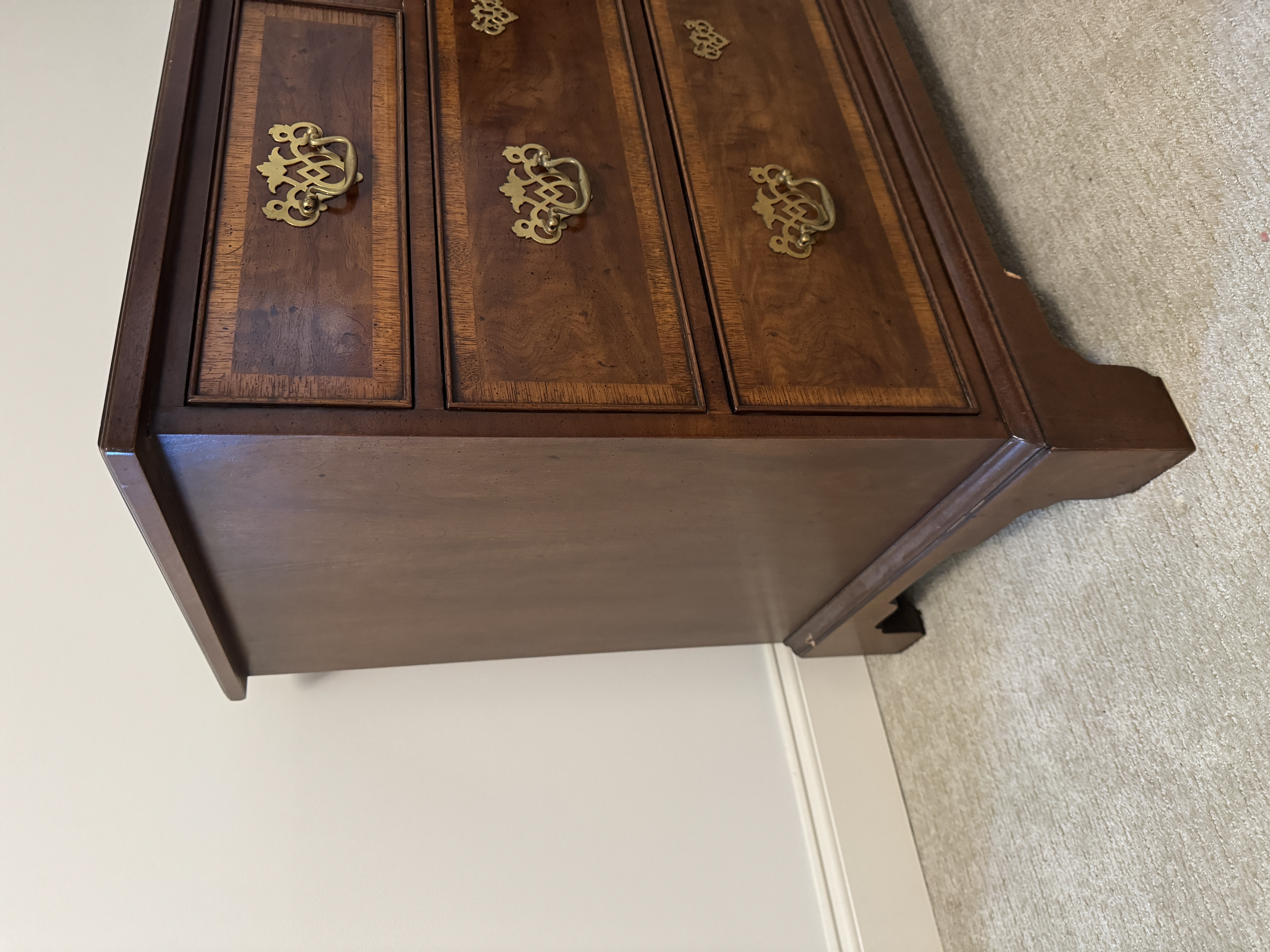 Henredon 18th Century Portfolio Mahogany Eight Drawer Dresser