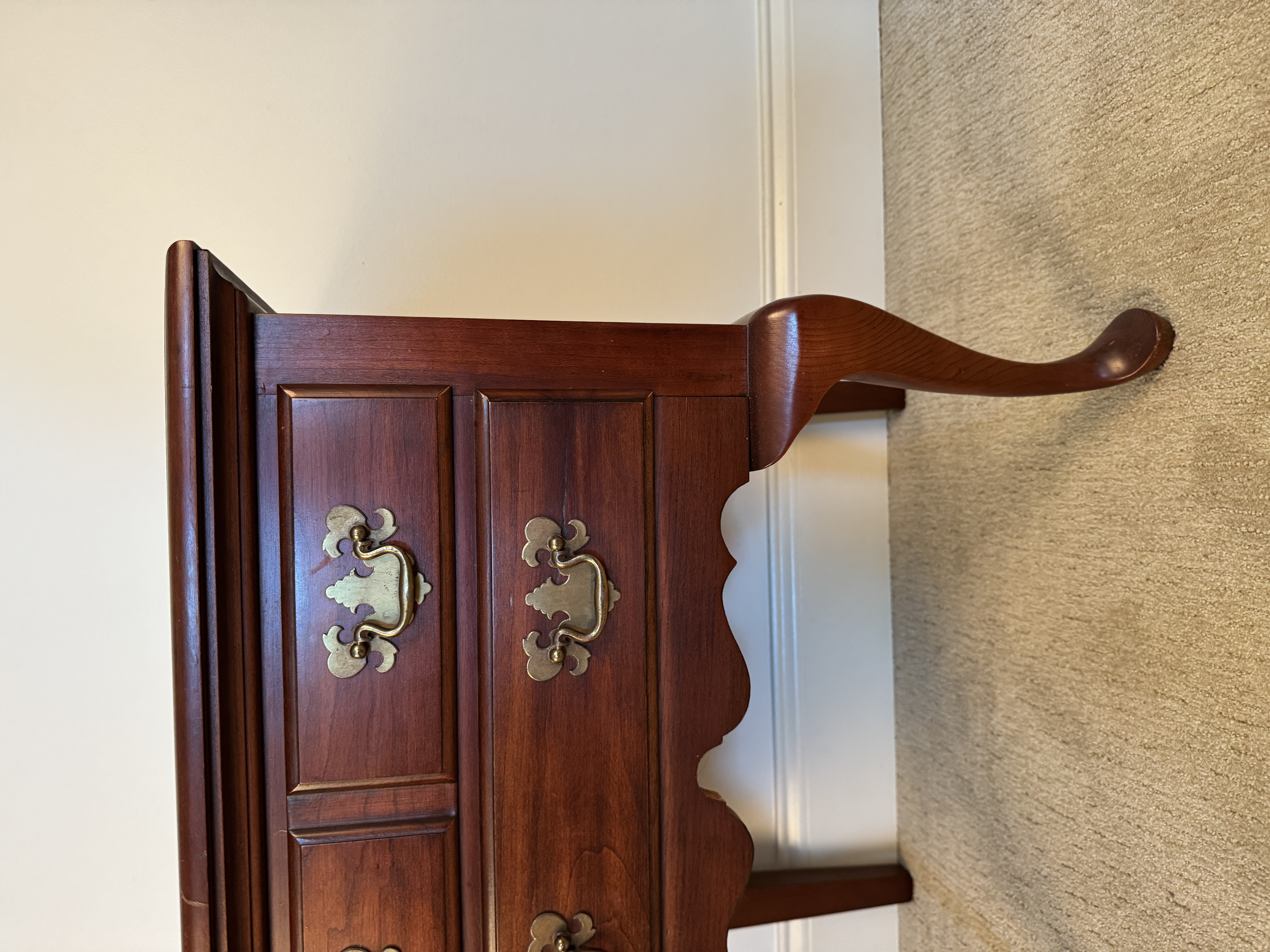 Pennsylvania House Queen Anne Style Cherry Bachelors Chest