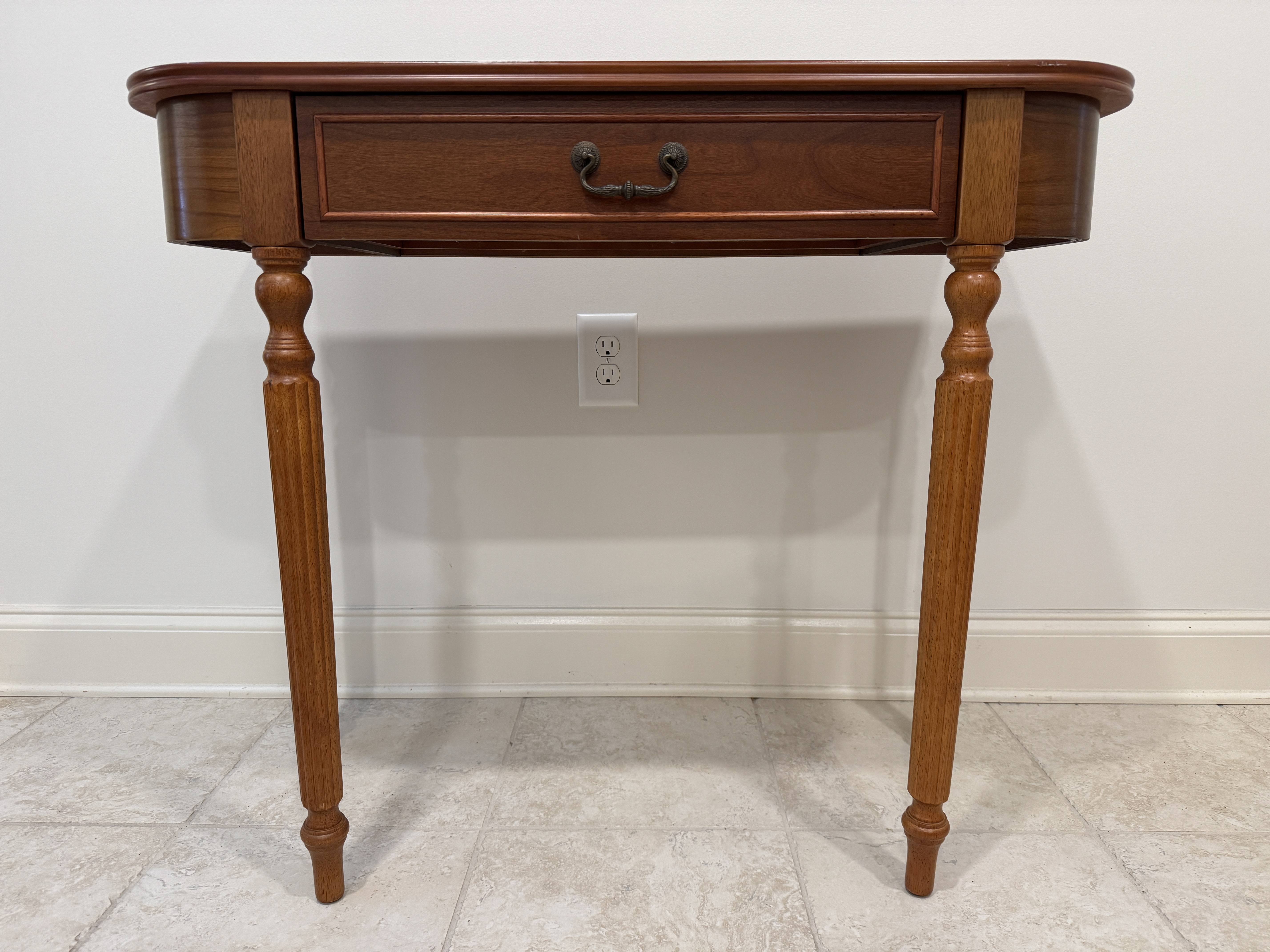 The Bombay Company Traditional Mahogany-Toned Console Table