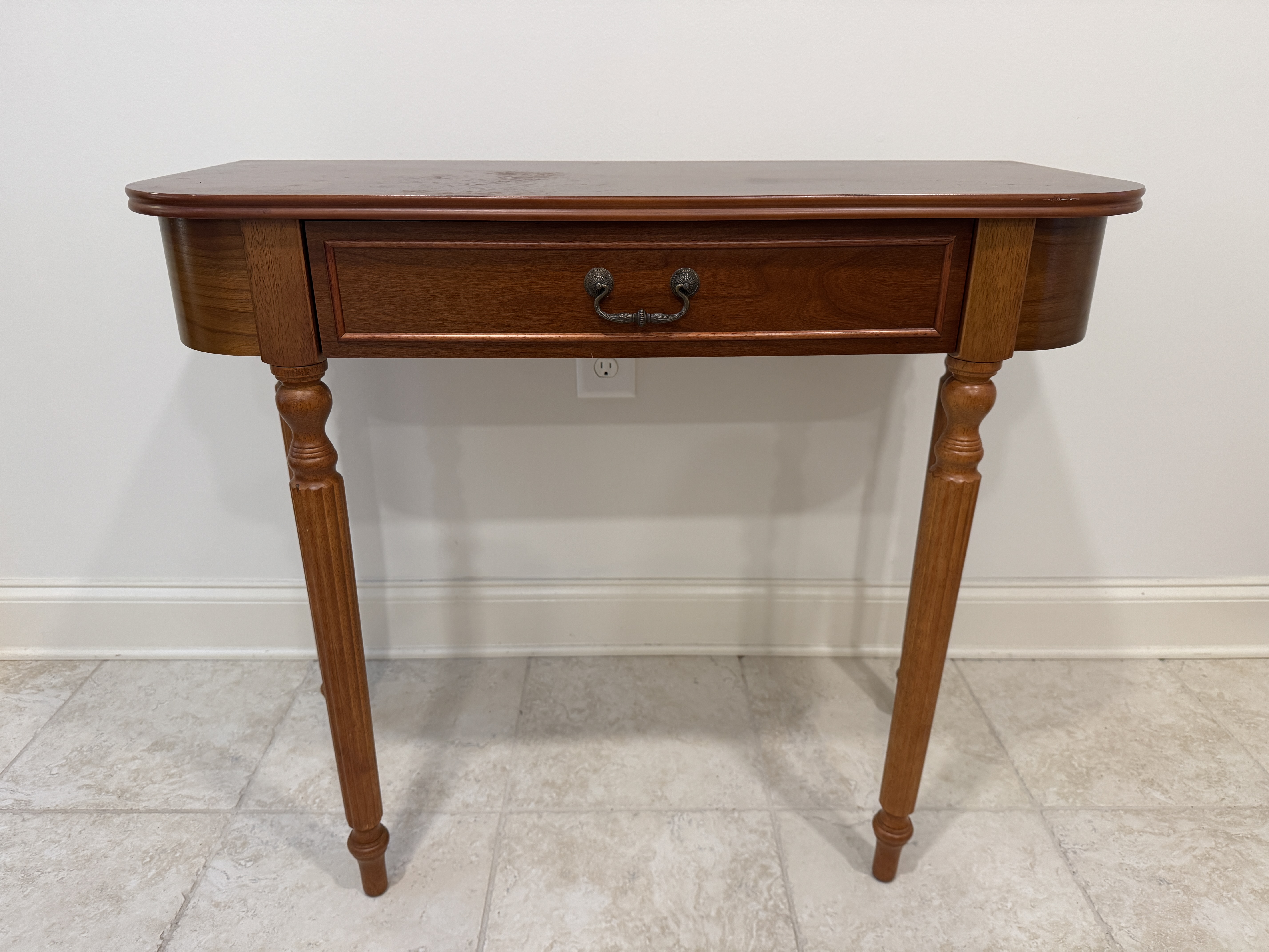 The Bombay Company Traditional Mahogany-Toned Console Table