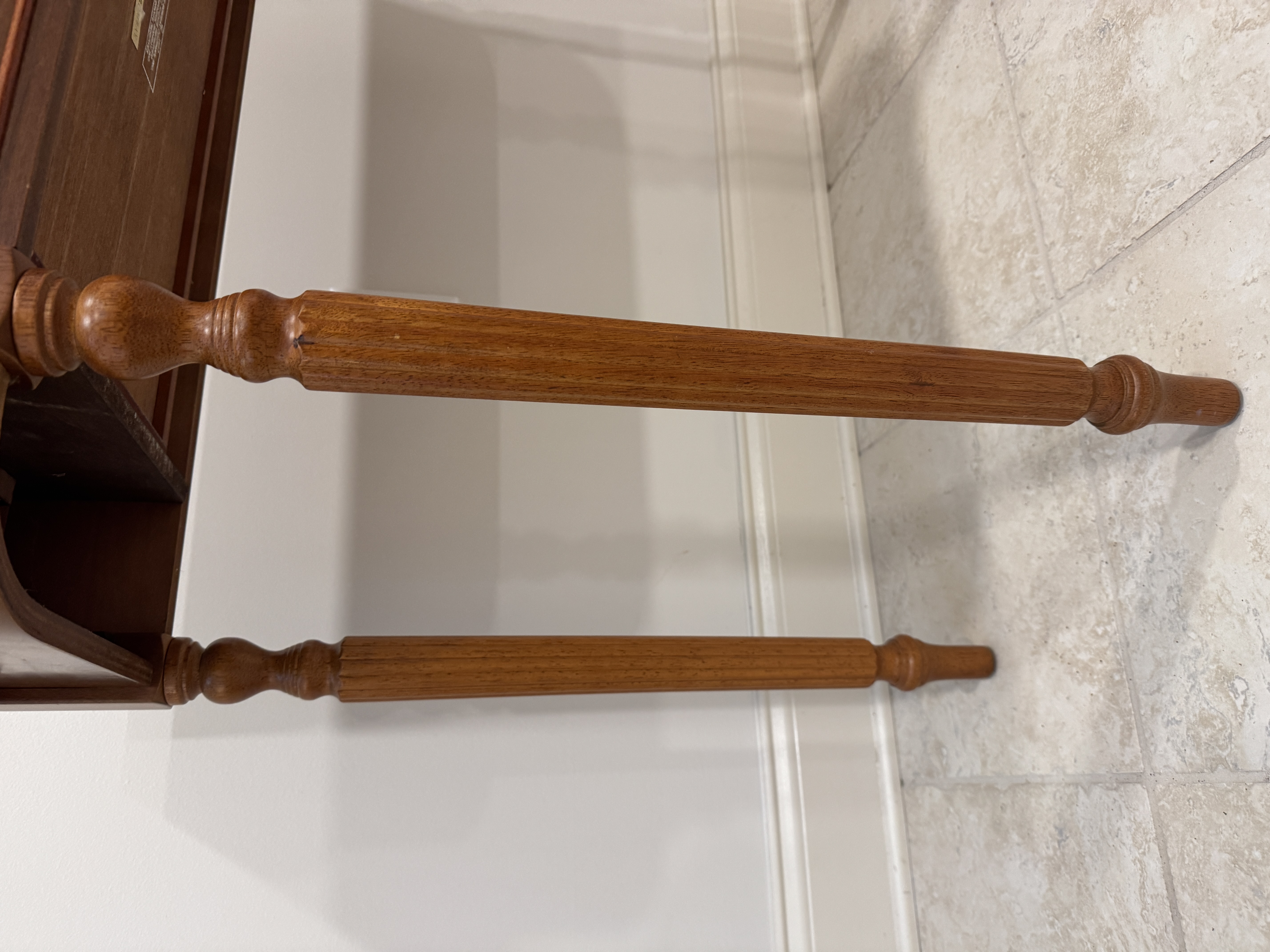 The Bombay Company Traditional Mahogany-Toned Console Table