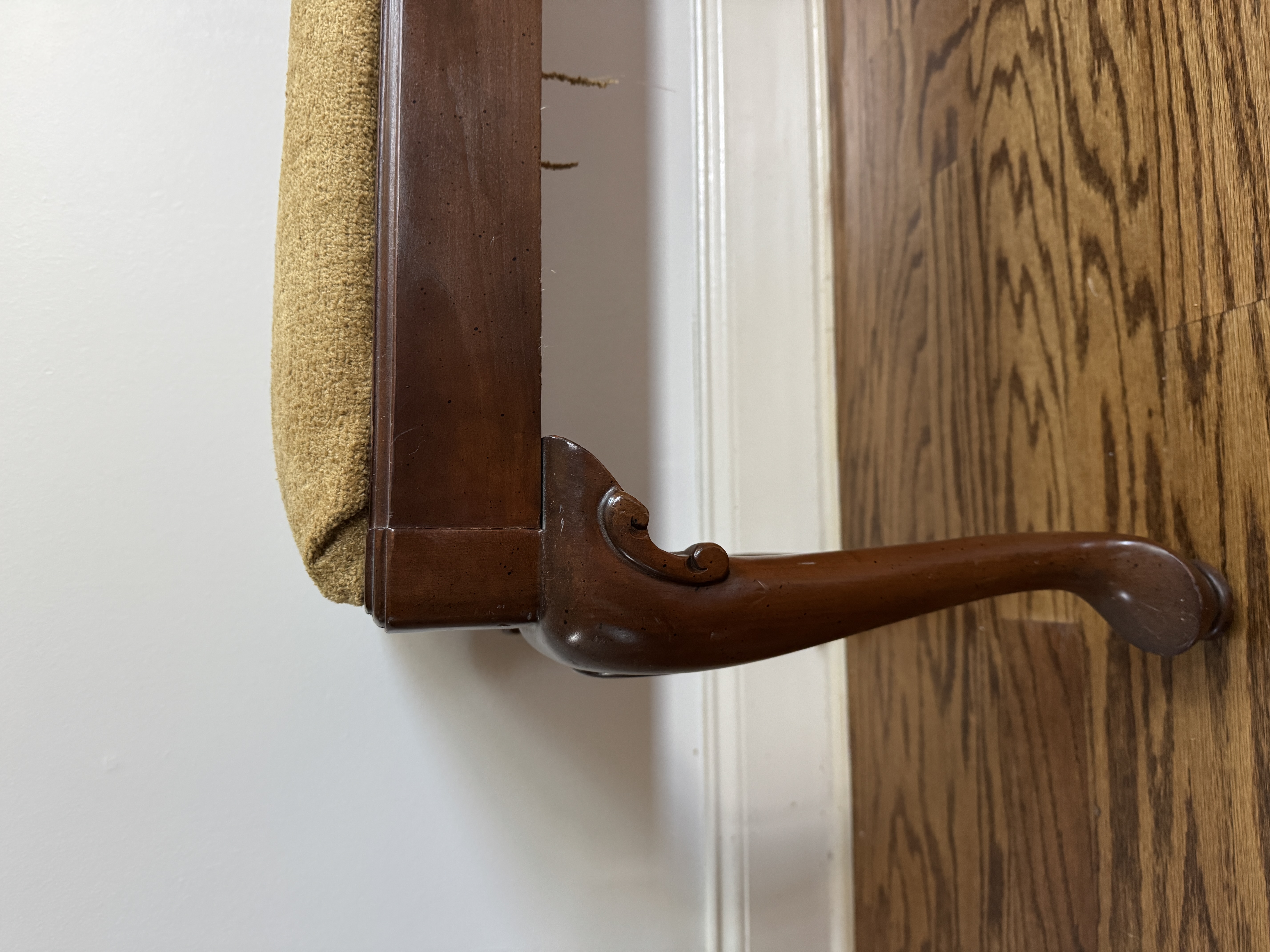 Late 20th Century Queen Anne Style Mahogany Upholstered Bench