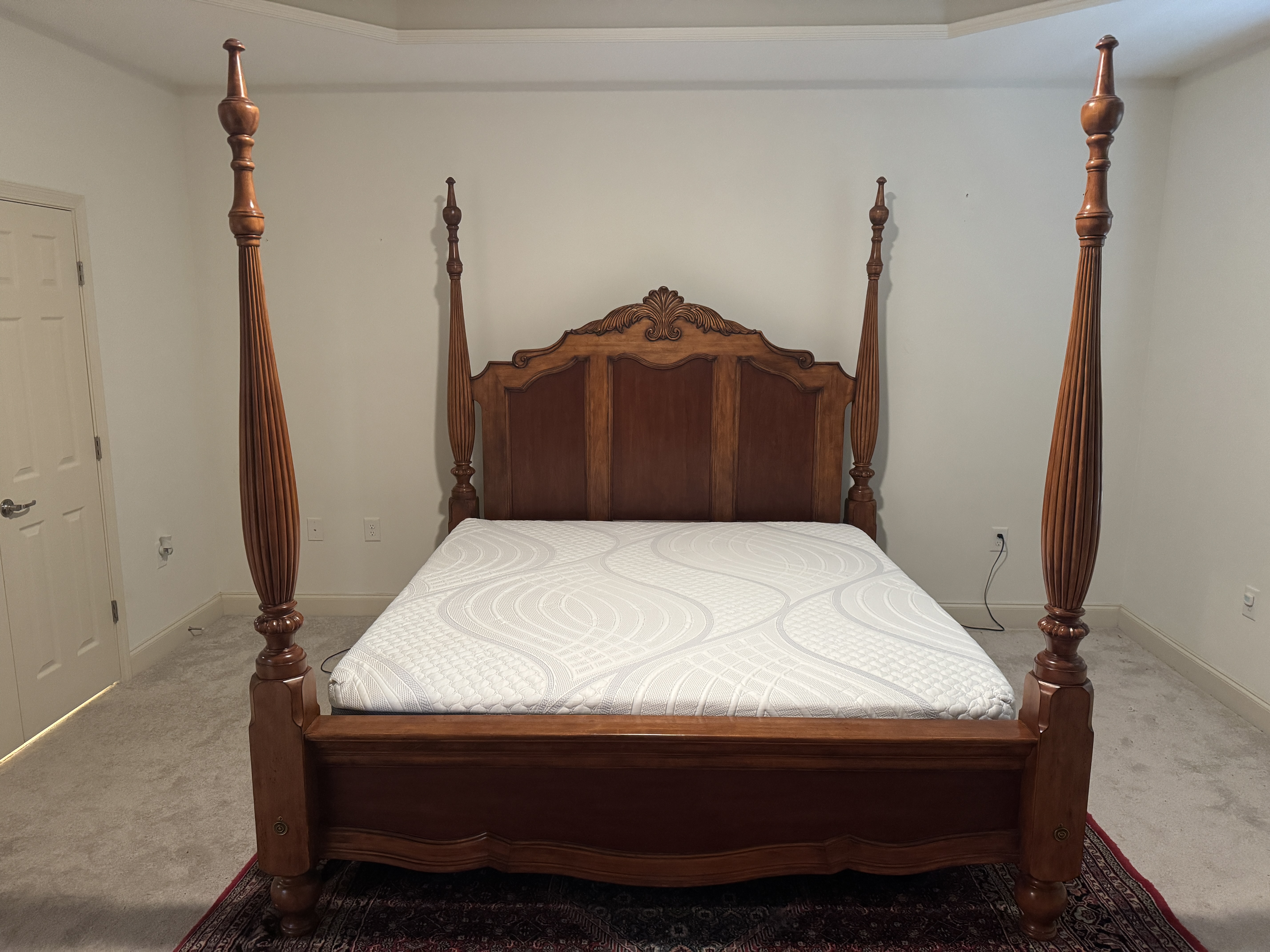 King Size Traditional Carved Hardwood Four Poster Bed