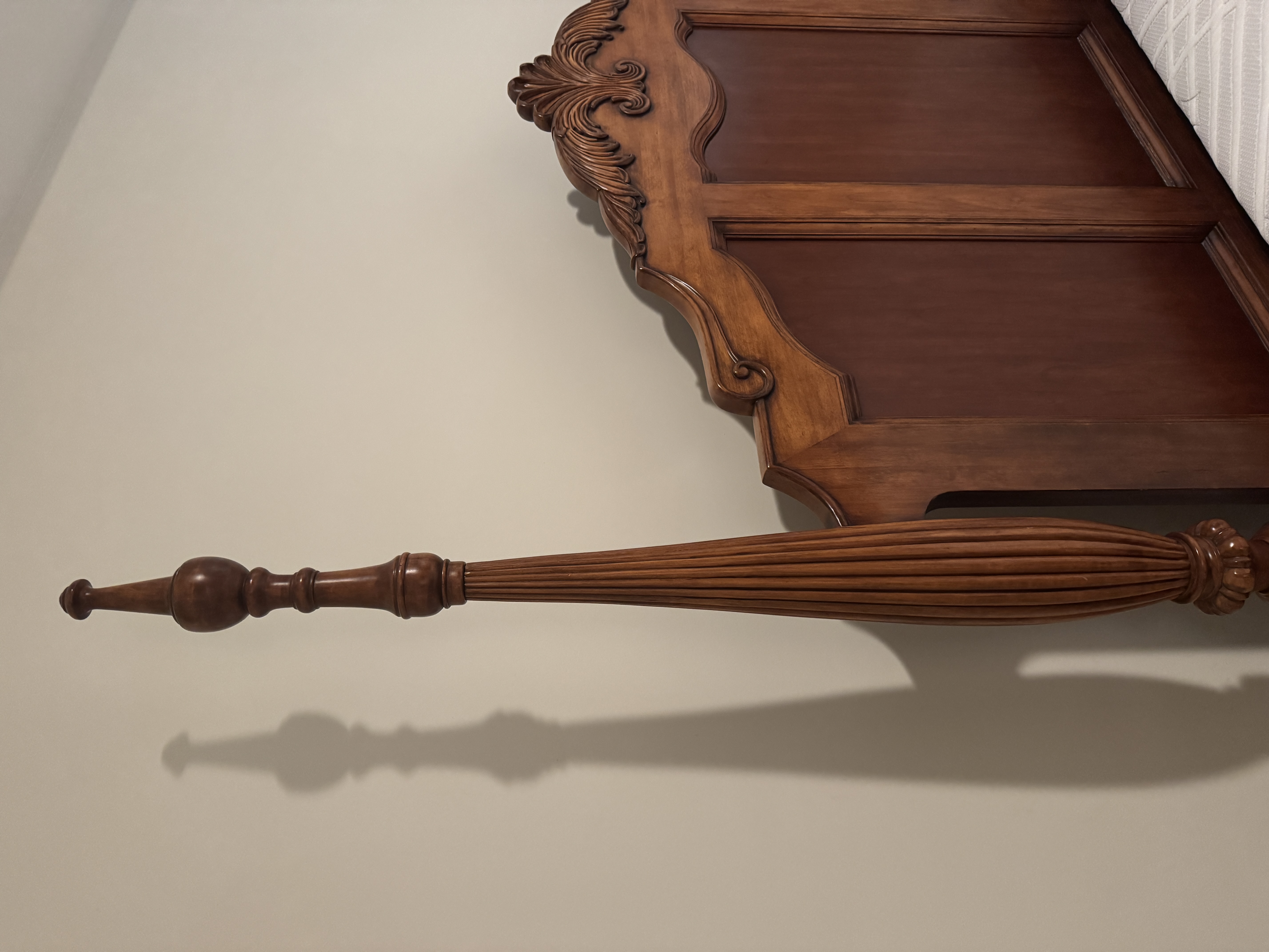 King Size Traditional Carved Hardwood Four Poster Bed