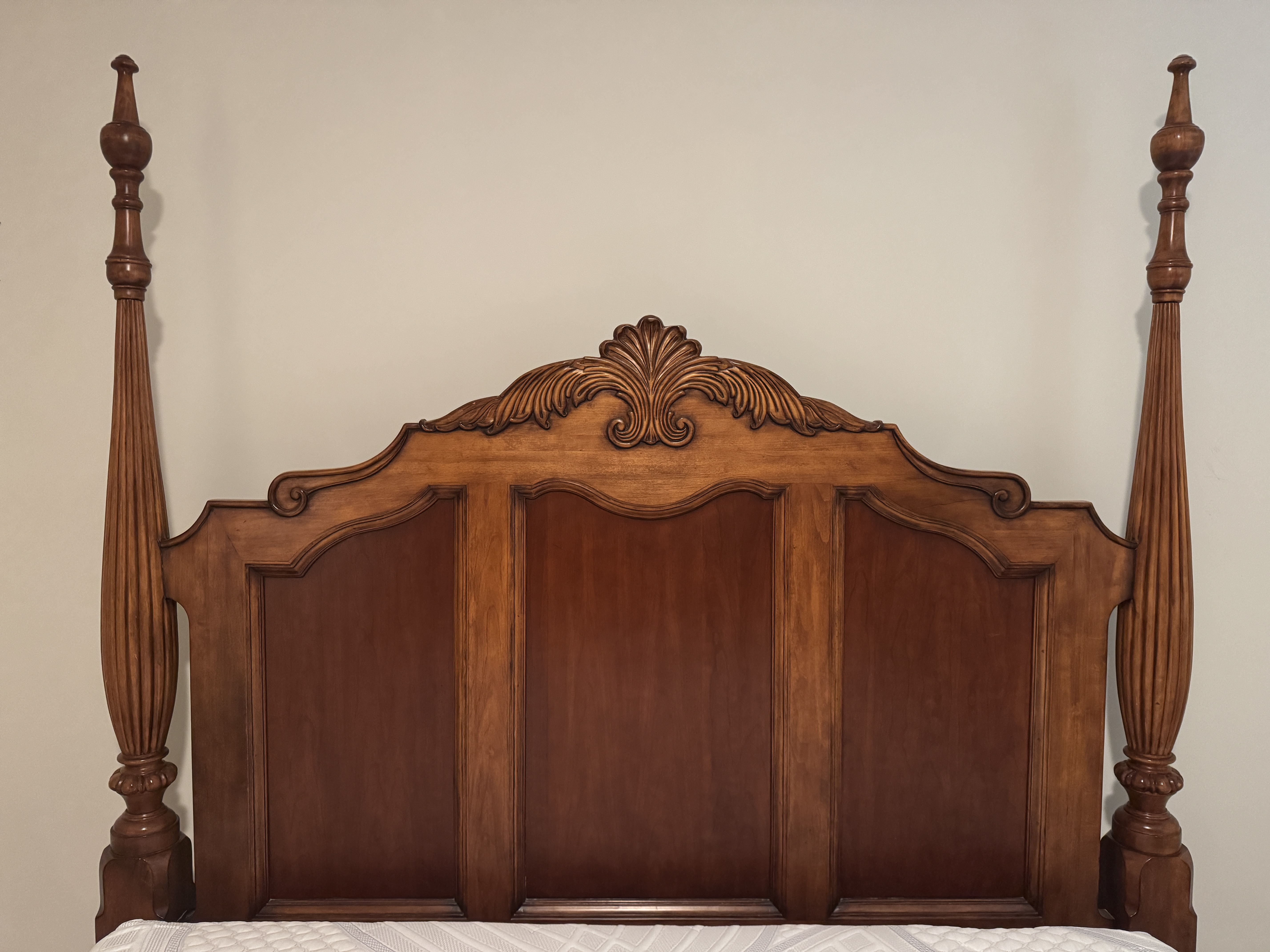 King Size Traditional Carved Hardwood Four Poster Bed