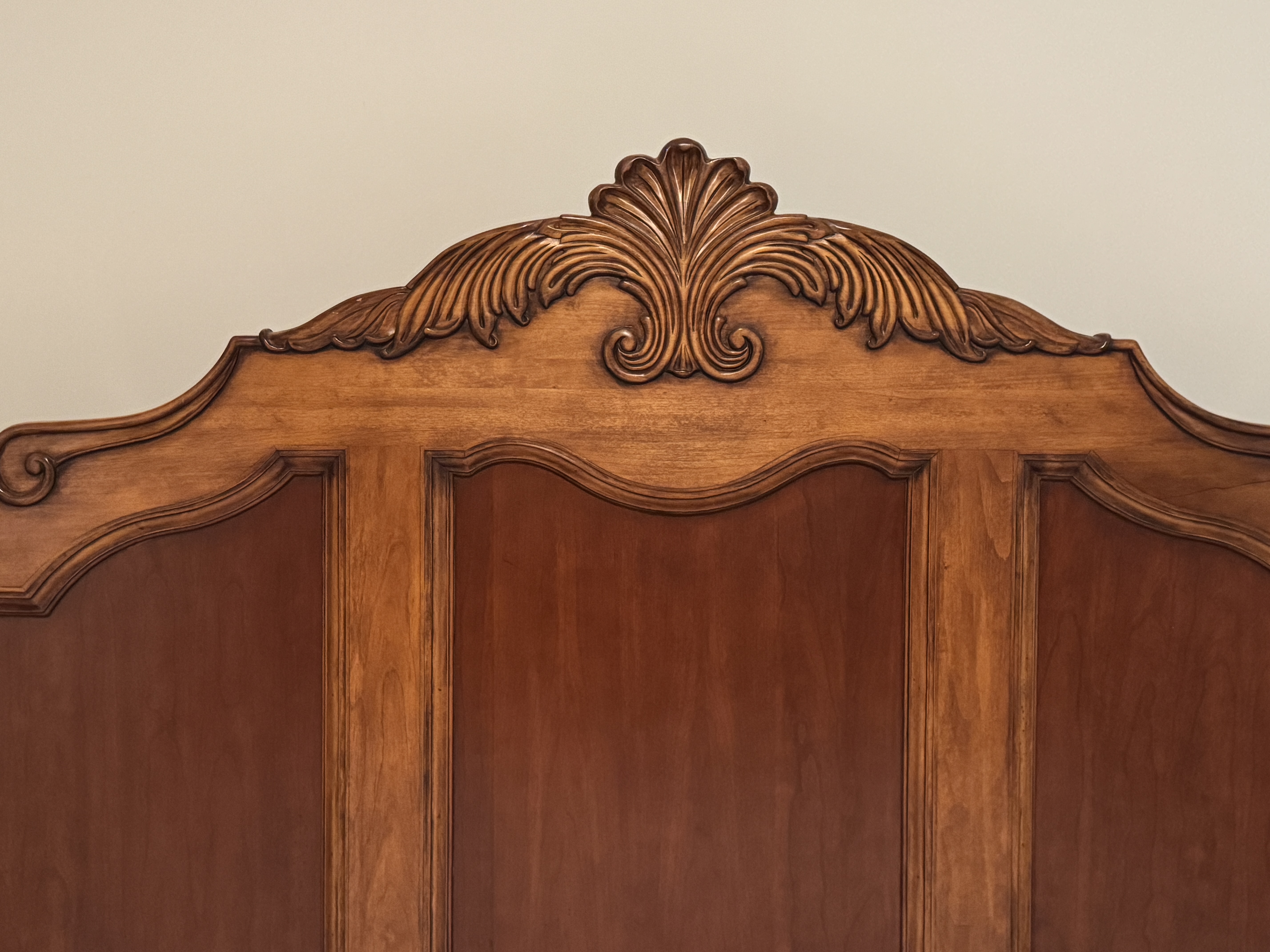 King Size Traditional Carved Hardwood Four Poster Bed
