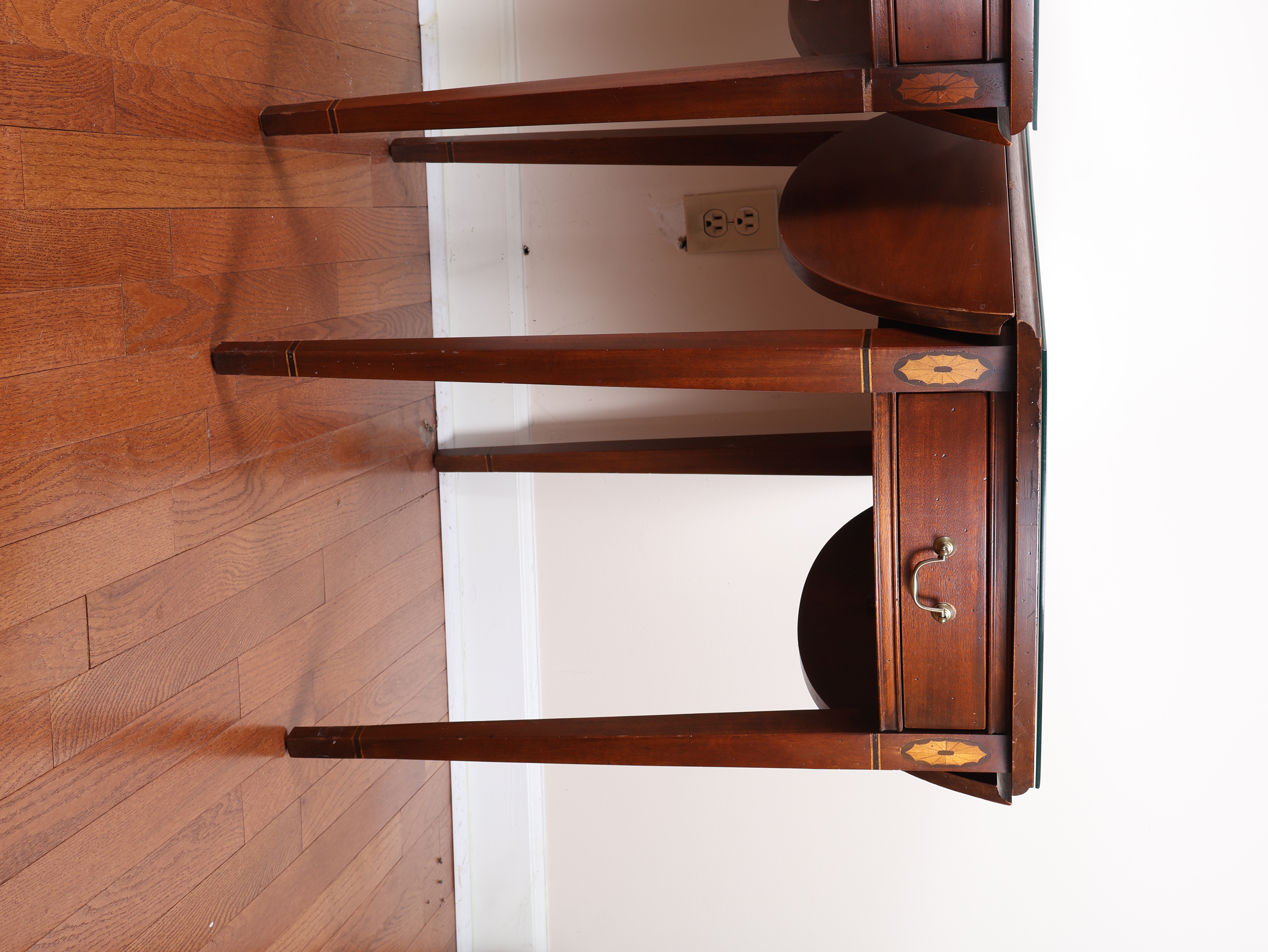 A Pair of Hickory Chair Historical James River Plantations Federal Style Mahogany Pembroke Tables