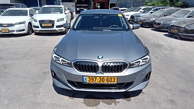 ב.מ.וו. 318I מודל 2023. 39,183 ק"מ, יד שנייה. תיבת הילוכים: אוטומטי
צבע: אפור, מנוע: בנזין, נפח