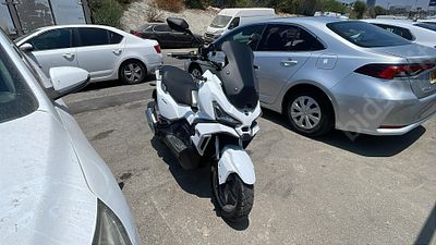 סאן יאנג SYM מודל 2024. 3,827 ק"מ, יד ראשונה
צבע: לבן, מנוע: בנזין, נפח מנוע: 125 סמ"ק, הנעה: