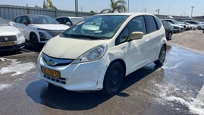 הונדה JAZZ מודל 2014. 199,764 ק"מ, יד שלישית. תיבת הילוכים: אוטומטי
צבע: לבן, מנוע: בנזין-חשמלי