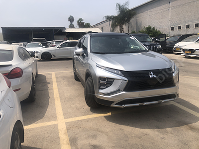 מיצובישי אקליפס קרוס מודל 2023. 25,613 ק"מ, יד ראשונה. מחיר מחירון: ₪163,000. תיבת הילוכים: 