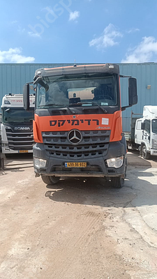 מרצדס אקטרוס מודל 2022. 69,414 ק"מ, יד ראשונה. מחיר מחירון: ₪365,800. תיבת הילוכים: אוטומטי 