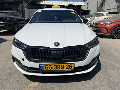 סקודה אוקטביה מודל 2023 (מונית). 163,851 ק"מ, יד ראשונה. מחיר מחירון: ₪48,500. תיבת הילוכים: 