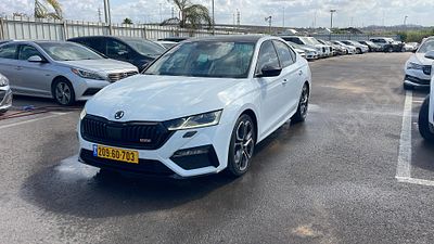 סקודה אוקטביה מודל 2022. 84,354 ק"מ, יד שלישית. מחיר מחירון: ₪140,400. תיבת הילוכים: אוטומטי 