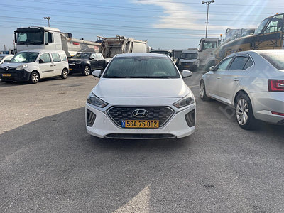 יונדאי איוניק מודל 2021. 63,118 ק"מ, יד שלישית. מחיר מחירון: ₪113,000. תיבת הילוכים: אוטומטי 