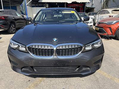 ב.מ.וו. 318I מודל 2021. 101,429 ק"מ, יד שנייה. מחיר מחירון: ₪124,600. תיבת הילוכים: אוטומטי 