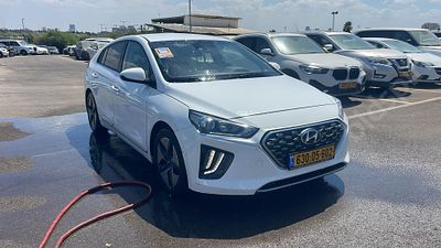 יונדאי איוניק מודל 2021. 144,191 ק"מ, יד שנייה. מחיר מחירון: ₪117,000. תיבת הילוכים: אוטומטי 