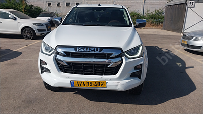 איסוזו די מקס מודל 2021. 210,757 ק"מ, יד שנייה. מחיר מחירון: ₪166,600. תיבת הילוכים: אוטומטי 