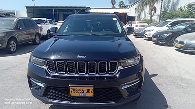 ג'יפ גרנד צ'ירוקי מודל 2022. 24,577 ק"מ, יד שנייה. מחיר מחירון: ₪233,500. תיבת הילוכים: אוטומטי 