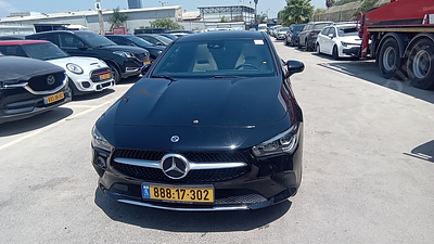 מרצדס CLA 180 מודל 2023. 52,552 ק"מ, יד שלישית. מחיר מחירון: ₪194,000. תיבת הילוכים: אוטומטי 