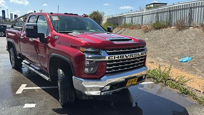 שברולט סילברדו מודל 2021. 173,643 ק"מ, יד ראשונה. מחיר מחירון: ₪163,689. תיבת הילוכים: ידני 