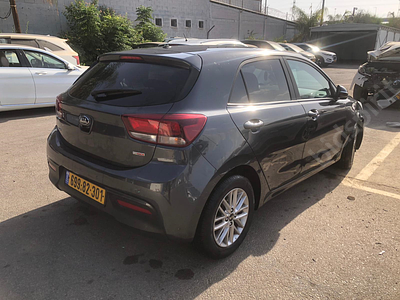 קיה ריו מודל 2019. 77,477 ק"מ, יד שנייה. מחיר מחירון: ₪46,500. תיבת הילוכים: אוטומטי
צבע: אפור 