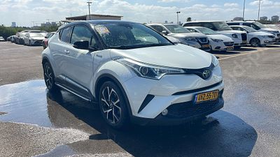 טויוטה C-HR מודל 2018. 152,842 ק"מ, יד שלישית. מחיר מחירון: ₪80,000. תיבת הילוכים: אוטומטי
צבע: 