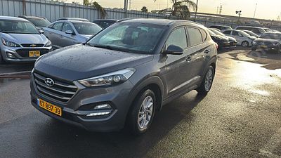 יונדאי טוסון מודל 2016. 183,583 ק"מ, יד שלישית. מחיר מחירון: ₪60,000. תיבת הילוכים: אוטומטי 