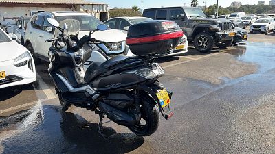 קימקו דאון טאון מודל 2022. 7,052 ק"מ, יד ראשונה. תיבת הילוכים: אוטומטי
צבע: שחור, מנוע: בנזין 