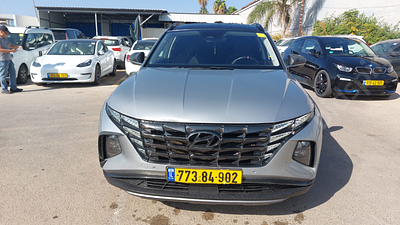 יונדאי טוסון מודל 2021. 132,622 ק"מ, יד רביעית. תיבת הילוכים: אוטומטי
צבע: כסוף, מנוע: 