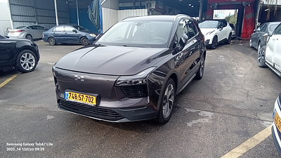 איווייס סין מודל 2021. 68,402 ק"מ, יד ראשונה. תיבת הילוכים: אוטומטי
צבע: שחור, מנוע: חשמלי 