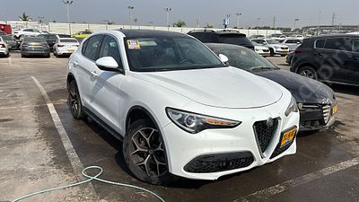 אלפא רומיאו סטלביו מודל 2020. יד שנייה. תיבת הילוכים: אוטומטי
צבע: לבן, מנוע: בנזין, נפח מנוע: 