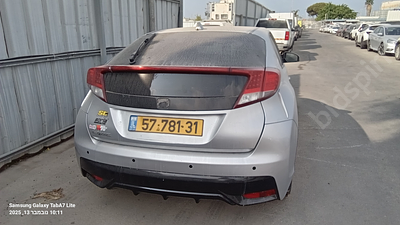 הונדה סיוויק מודל 2016. יד רביעית. תיבת הילוכים: אוטומטי
צבע: אפור, מנוע: בנזין, נפח מנוע: 1 