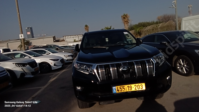 טויוטה לאנד קרוזר מודל 2023. 43,616 ק"מ, יד שנייה. מחיר מחירון: ₪292,200. תיבת הילוכים: אוטומטי 