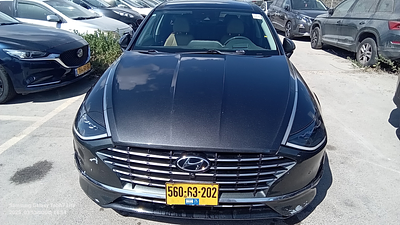 יונדאי סונטה מודל 2021. 99,421 ק"מ, יד שלישית. מחיר מחירון: ₪142,200. תיבת הילוכים: אוטומטי 