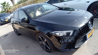מרצדס A180 מודל 2020. 88,190 ק"מ, יד שנייה. מחיר מחירון: ₪113,940. תיבת הילוכים: אוטומטי
צבע: 