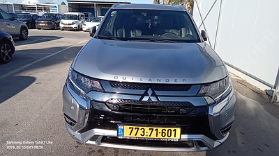 מיצובישי אאוטלנדר מודל 2019. 77,778 ק"מ, יד ראשונה. מחיר מחירון: ₪110,000. תיבת הילוכים: 