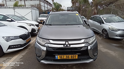 מיצובישי אאוטלנדר מודל 2017. 285,984 ק"מ, יד שלישית. מחיר מחירון: ₪70,000. תיבת הילוכים: 