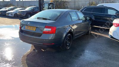 סקודה אוקטביה מודל 2017. 230,594 ק"מ, יד רביעית. מחיר מחירון: ₪47,500. תיבת הילוכים: אוטומטי 