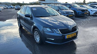 סקודה אוקטביה מודל 2017. 168,409 ק"מ, יד רביעית. מחיר מחירון: ₪47,500. תיבת הילוכים: אוטומטי 