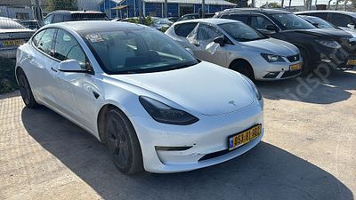טסלה מודל 3 מודל 2022. יד שלישית. מחיר מחירון: ₪152,600. תיבת הילוכים: אוטומטי
צבע: לבן, מנוע: 