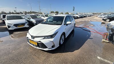 טויוטה קורולה מודל 2021. 100,076 ק"מ, יד שלישית. מחיר מחירון: ₪110,600. תיבת הילוכים: אוטומטי 